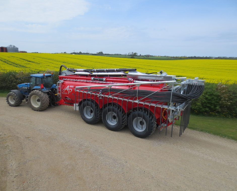 AQUiP AP Treaxlig gödselvagn till traktor