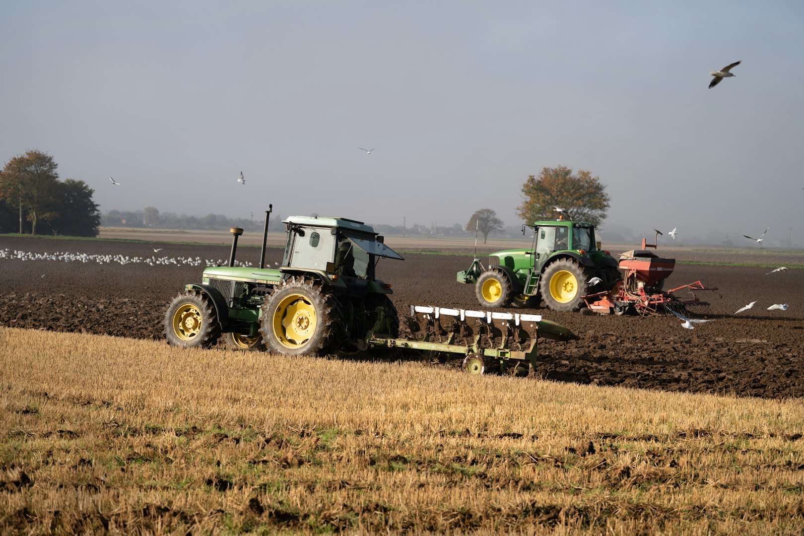 AQUIP Agro Plöjning med John Deere 3650